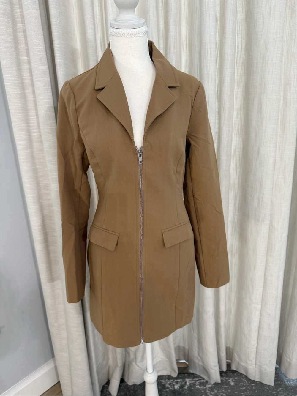 Le Lis Camel Zip-Front Long Blazer